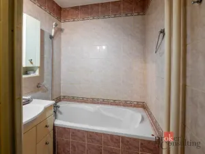 Prodej bytu 3+1, Plzeň - Doubravka, Družby, 63 m2