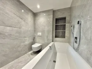 Prodej bytu 4+kk, Praha - Holyně, náměstí Pod lípou, 127 m2