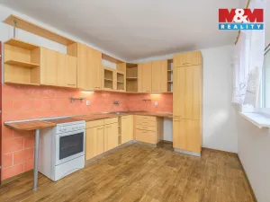 Prodej bytu 2+1, Chvaletice, 50 m2