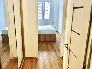 Pronájem bytu 2+kk, Praha - Kobylisy, Famfulíkova, 45 m2
