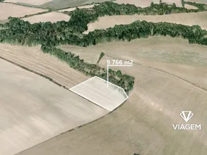 Prodej pole, Mělník, 9766 m2