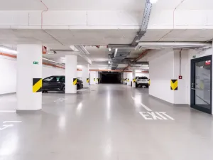 Pronájem garážového stání, Praha - Holešovice, Argentinská, 13 m2