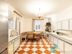 Prodej rodinného domu, Český Krumlov, Hřbitovní, 270 m2