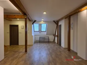 Pronájem bytu 2+kk, Hradec Králové, třída Karla IV., 70 m2