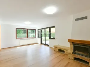 Pronájem vily, Průhonice, Jetelová, 370 m2