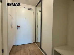Pronájem bytu 1+kk, Praha - Hloubětín, Poděbradská, 45 m2