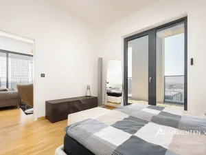 Prodej bytu 2+kk, Praha - Vysočany, Oktábcových, 72 m2