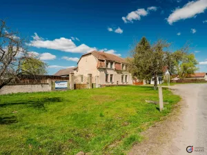 Prodej kanceláře, Hlavečník, 378 m2