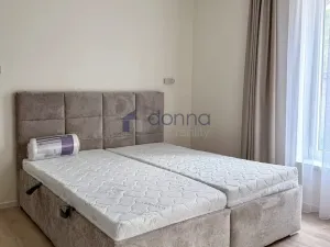 Pronájem bytu 3+kk, Praha, U Sluncové, 98 m2