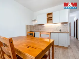 Prodej bytu 3+1, Hradec Králové - Nový Hradec Králové, třída Edvarda Beneše, 98 m2