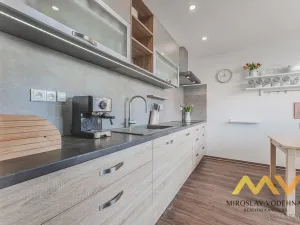 Pronájem bytu 3+1, Hradec Králové - Třebeš, třída Edvarda Beneše, 98 m2