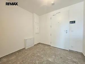 Pronájem bytu 2+kk, Praha - Modřany, Československého exilu, 50 m2