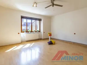 Pronájem bytu 2+1, Slaný, Kynského, 70 m2