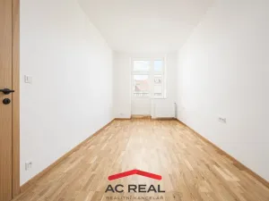 Pronájem bytu 2+1, Brno, Čápkova, 73 m2