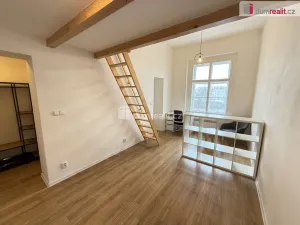 Pronájem bytu 1+kk, Praha - Smíchov, Na Valentince, 35 m2