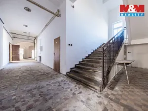 Prodej výrobních prostor, Načeradec, Zámecké náměstí, 1800 m2