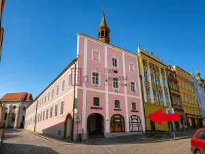 Pronájem obchodního prostoru, Jindřichův Hradec - Jindřichův Hradec I, nám. Míru, 525 m2