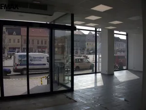 Pronájem obchodního prostoru, Třebíč - Vnitřní Město, Karlovo nám., 325 m2