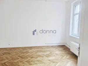 Pronájem bytu 3+1, Praha, Plzeňská, 96 m2