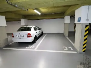 Pronájem garážového stání, Brno - Židenice, Vančurova, 4465 m2