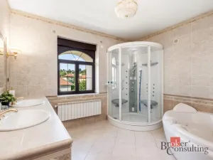 Prodej vily, Praha - Modřany, Pancířova, 287 m2