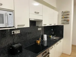 Pronájem bytu 3+1, Praha - Vysočany, Poděbradská, 74 m2