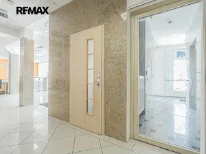 Pronájem kanceláře, Kladno, Osvoboz. pol. vězňů, 183 m2