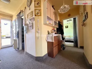 Prodej bytu 2+1, Ostrov, Hlavní třída, 75 m2