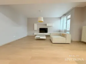 Pronájem bytu 3+kk, Hradec Králové, Gočárova třída, 76 m2