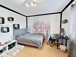 Prodej rodinného domu, Praha - Dolní Počernice, Listopadová, 320 m2