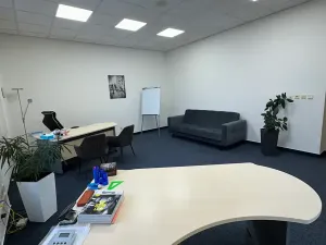 Pronájem kanceláře, Cheb, Obrněné brigády, 33 m2