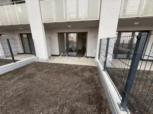 Pronájem bytu 1+kk, Praha - Vysočany, Kabešova, 32 m2