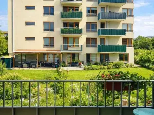 Pronájem bytu 1+kk, Praha - Hloubětín, Modrého, 34 m2