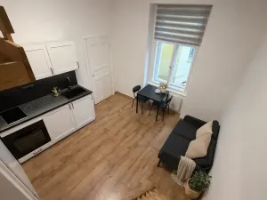 Pronájem bytu 1+kk, Praha - Vinohrady, Velehradská, 25 m2