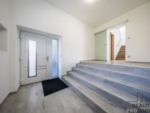 Prodej rodinného domu, Čejkovice, V Sadech, 180 m2