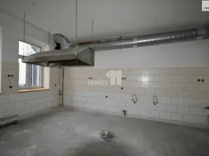 Pronájem restaurace, Náchod, Masarykovo náměstí, 232 m2