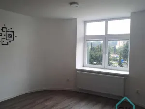Pronájem bytu 2+kk, Krnov - Pod Bezručovým vrchem, nám. Minoritů, 54 m2