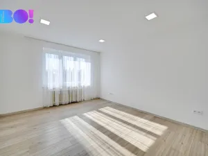 Prodej bytu 3+1, Šumperk, nám. Republiky, 27 m2