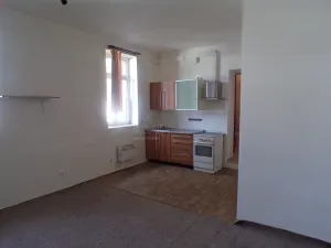 Pronájem bytu 1+kk, Nový Bor, B. Egermanna, 571 m2