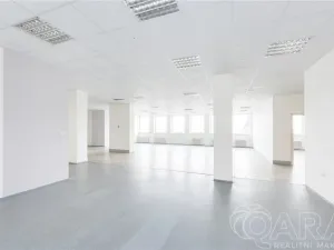 Pronájem kanceláře, Písek, U Vodárny, 614 m2
