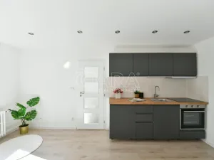 Prodej bytu 2+kk, Praha - Krč, Hurbanova, 39 m2