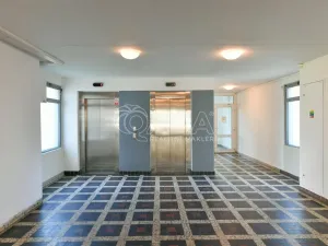 Prodej bytu 2+kk, Praha - Krč, Hurbanova, 39 m2