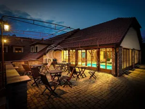 Prodej ubytování, Hlohovec, Na kopci, 1450 m2