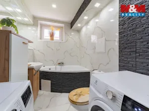 Prodej bytu 2+1, Ostrov, Šafaříkova, 55 m2