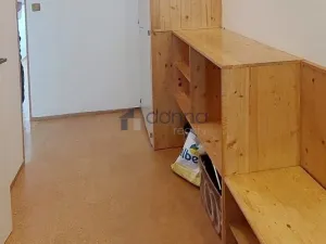 Pronájem bytu 2+kk, Praha, Uherská, 45 m2