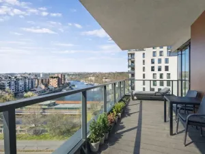 Pronájem bytu 2+kk, Praha - Holešovice, Sanderova, 63 m2