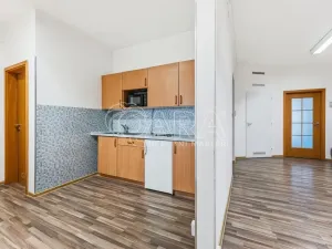 Pronájem kanceláře, Praha - Kobylisy, Nad Šutkou, 58 m2