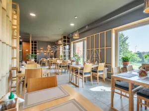 Prodej restaurace, Praha - Hostivař, náměstí Přátelství, 195 m2