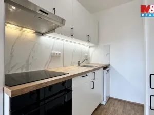 Pronájem bytu 2+kk, Praha - Bohnice, Poznaňská, 42 m2