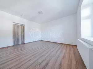 Pronájem bytu 3+1, Praha - Velká Chuchle, V úvoze, 80 m2